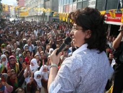 DTP Eşbaşkanı Ayna " Hükümetin Yaptığı Kürt Açılımını Baltalamak İsteyenler Olacak"