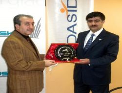 Bakan Eker'den Doğu'daki İşadamlarına Çağrı: Marka Üretim Yapın, Pazarı Olmayan Mal Üretmeyin