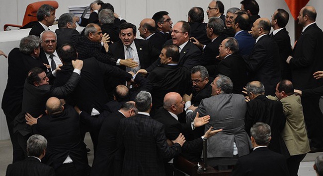 TBMM'de "HSYK" kavgası