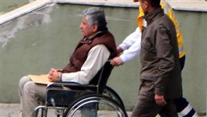 Vekiller Hilmioğlu'nu gördü..