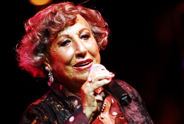 MÜZEYYEN SENAR'I KAYBETTİK!