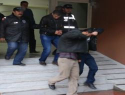 İzmir'de Esrar Şebekesi 'Kobra Takibi' Operasyonuyla Çökertildi!!