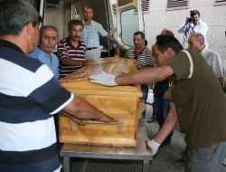 Sinema Oyuncusu Aykut Oray'ın Cenazesi İzmir Adli Tıp Kurumu'na Getirildi!