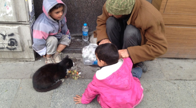 Suriyeli babadan insanlık dersi