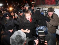 Rusya'daki İzinsiz Gösteride Muhalif Liderlerle Birlikte 100'den Fazla Kişi Gözaltına Alındı