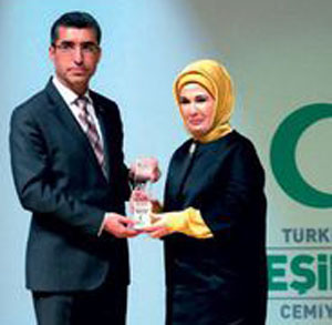 'Uzun Adam' ödülü haketti!