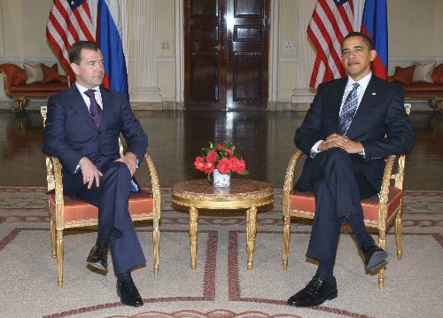 Obama: "Füze kalkanı İran için, Rusya için değil"