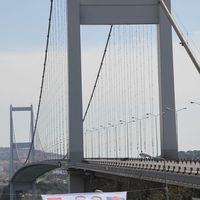 Boğaziçi Köprüsü'nde bomba ihbarı