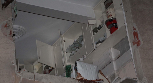 Mutfak tüpü patladı