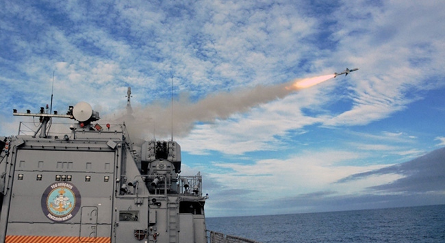 Üç denizde üç tatbikat