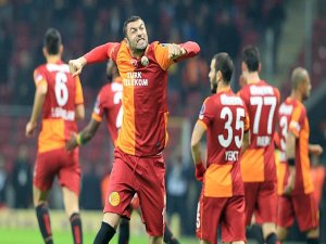 5 yıl daha G.Saray'da! İşte yeni ücreti