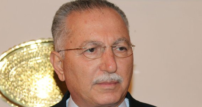 Ekmeleddin İhsanoğlu twitter'da rekor kırdı