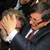 Davutoğlu'nu ağlatan baba konuştu