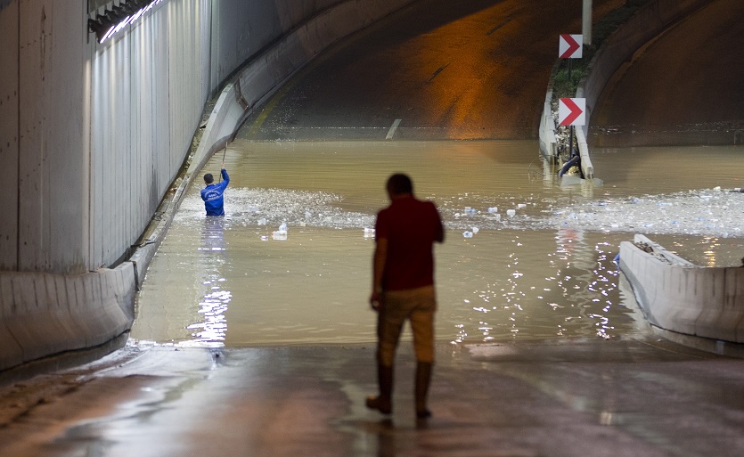 Başkenti sağanak yağış vurdu
