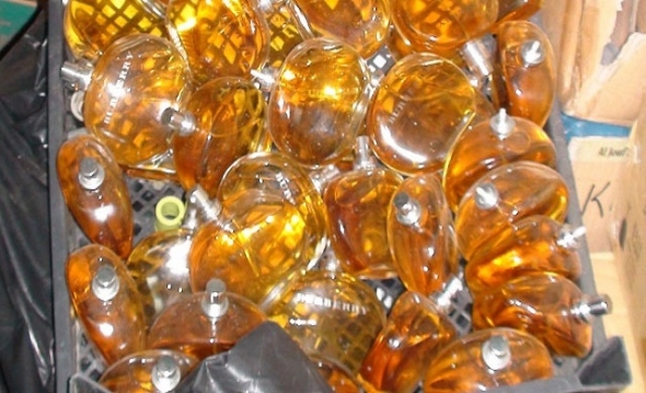 İstanbul'da kaçak parfüm operasyonu