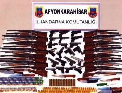 Afyonkarahisar Ruhsatsız 12 Tabanca, 33 Av Tüfeği Ele Geçirildi!