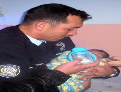 Cami Kapısında Bulunan Bebeğe Özgür İsmi Verildi