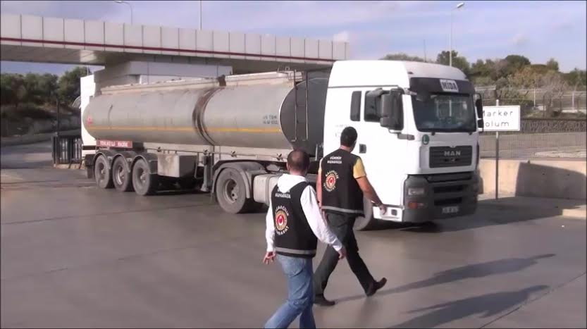 İzmir'de Akaryakıt Kaçakçılığına Darbe
