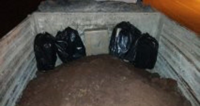 KİLİS'TE KAÇAK ÇAY VE KONSERVE