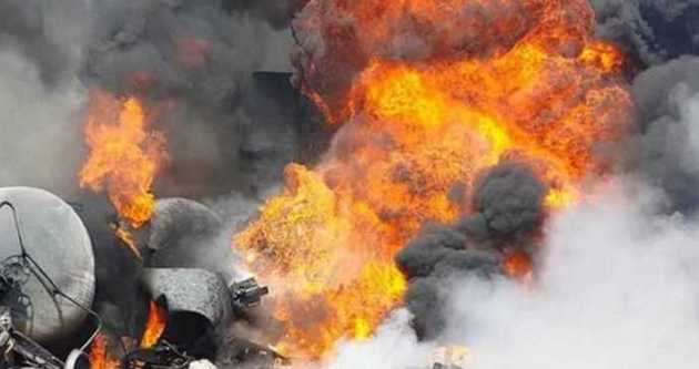 General kendi sarayını bombaladı!