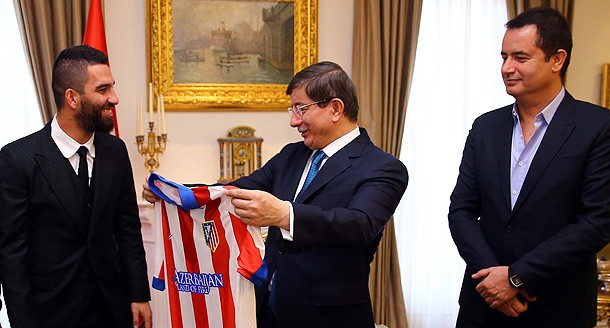 Arda ve Acun, Davutoğlu'nu ziyaret etti!