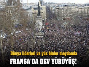 PARİS'TE BİRLİK YÜRÜYÜŞÜ