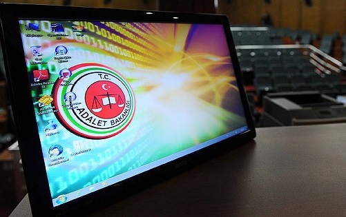 Erdoğan'a hakarete tutuklama