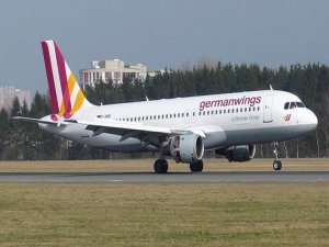 Fransa'da uçak düştü!