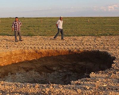 Konya'da yine obruk oluştu