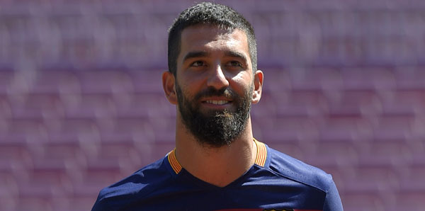 Arda Turan'dan tarihi imza