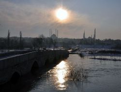 Edirne ve Civarında Etkili Kar Yağışı Ulaşımda Aksamalara Yol Açtı!