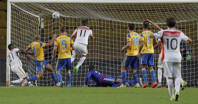 Şampiyonlar Ligi'nde 5 takım gruplara kaldı