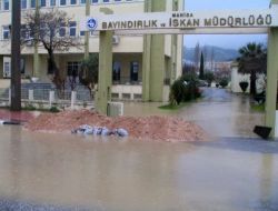 Manisa'daki Yağışlar, Celal Bayar Üniversitesi'nin Yeni Binasını Su Altında Bıraktı
