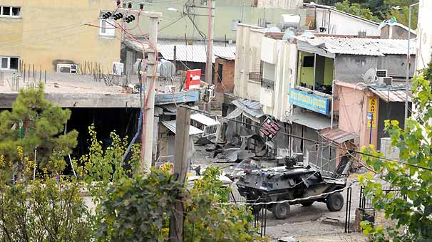 Doğu'da 11 milyar TL'lik PKK darbesi!