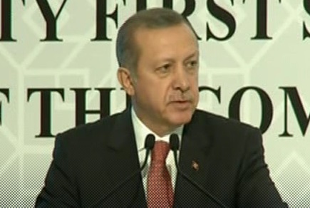 "Kimse kimseyi aldatmasın"