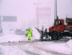 Bolu Dağı'nda Etkili Kar Yağışı Sürüyor..