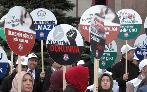 Diyanet-Sen üyeleri Diyanet'e sahip çıktı!