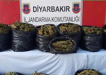 Diyarbakır'da 134 kilo esrar ele geçirildi