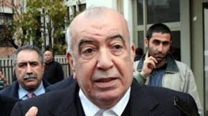 İki kızını mirastan men etti!