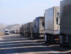 Gürbulak'ta Tır Kuyruğu 7 Kilometreyi Aştı