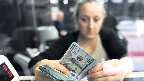 Vatandaş dövizi bozmaya başladı