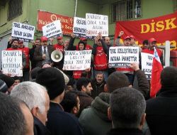 Nakliye İşçileri, Tekel İşçilerine Destek İçin İş Bıraktı