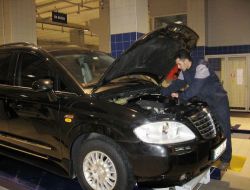 Müşterilerine Sattığı Arabaların Ücretsiz Bakımını Yapıyor