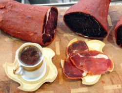 Hatır, Kriz Dinlemeyince Pastırma Satışları Arttı