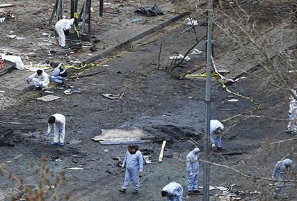 Olay yerinde çalışmalar sürüyor