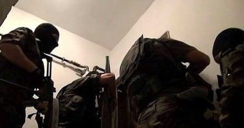 İstanbul'da şafak baskını!