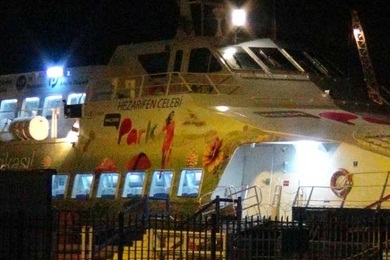 Deniz otobüsü fırtınaya yakalandı