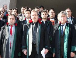 İzmirli Avukatlar: Balyoz'u Hazırlayanlar, Halk Adına Yargılama Yapan Mahkemelerde Hesap Vermeli