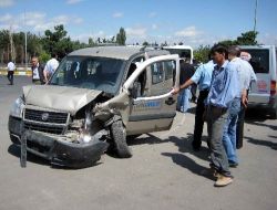 Erzurum'da Trafik Kazası: 5 Yaralı