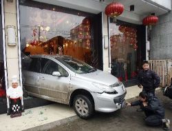 Arabasıyla Lokantaya Giren Müşteri Dehşet Saçtı